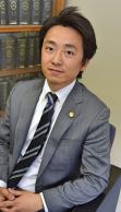 弁護士　岩井　知大　先生　(いわい　ともひろ)